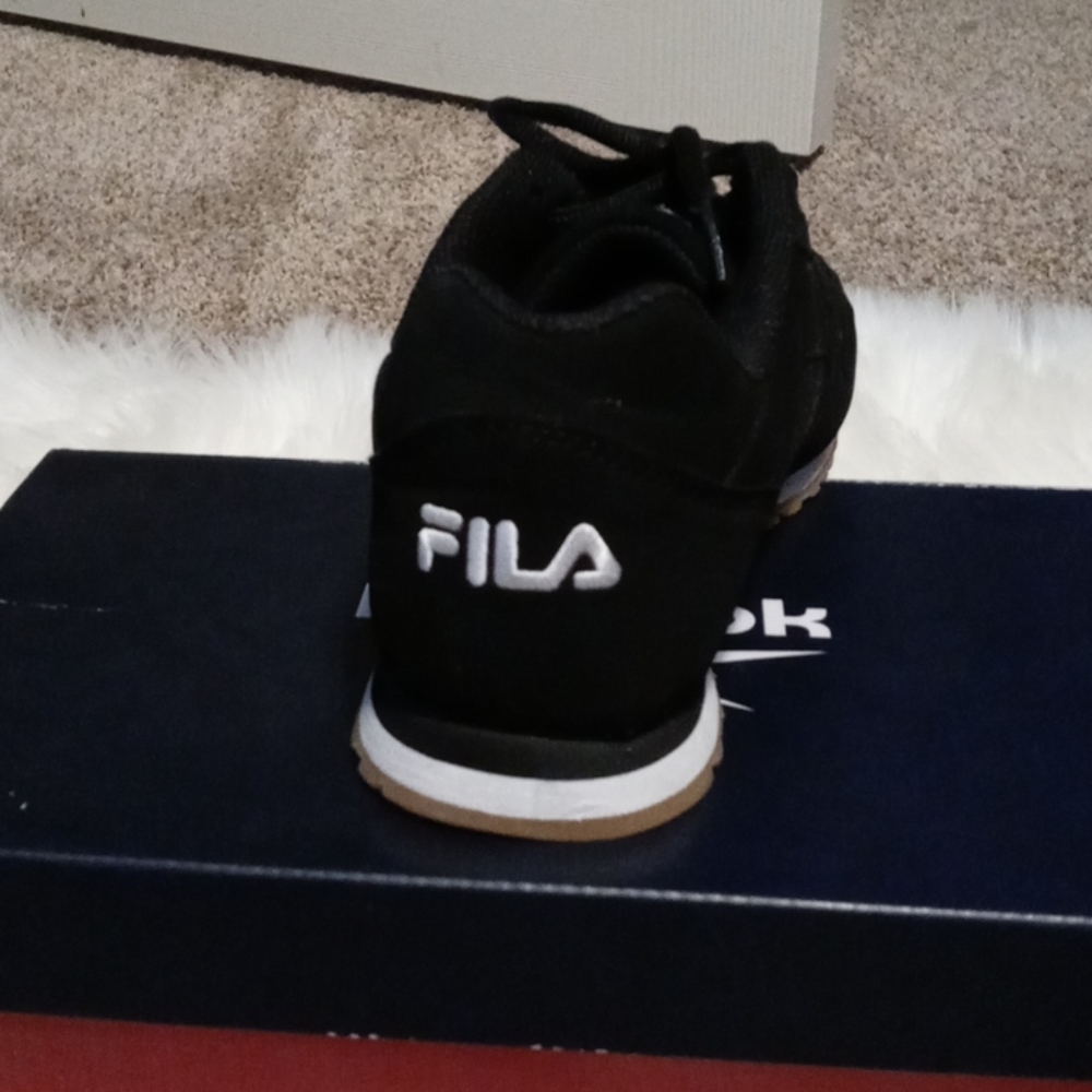 Shoes - Picture 4 of 16